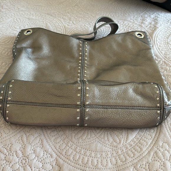 MICHAEL KORS METALLIC LEATHER STUDDED BAG - Picture 3 of 12